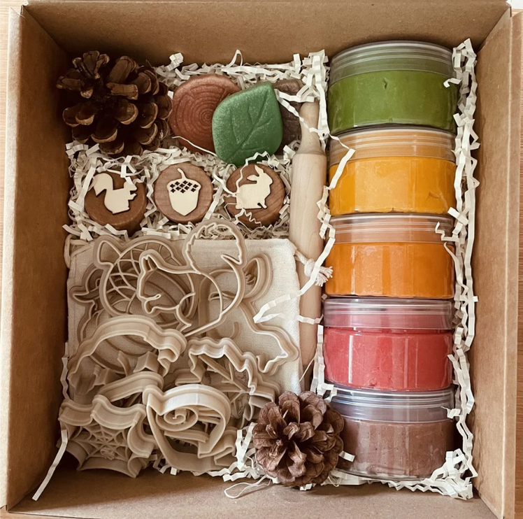 autumn playdough set cutters